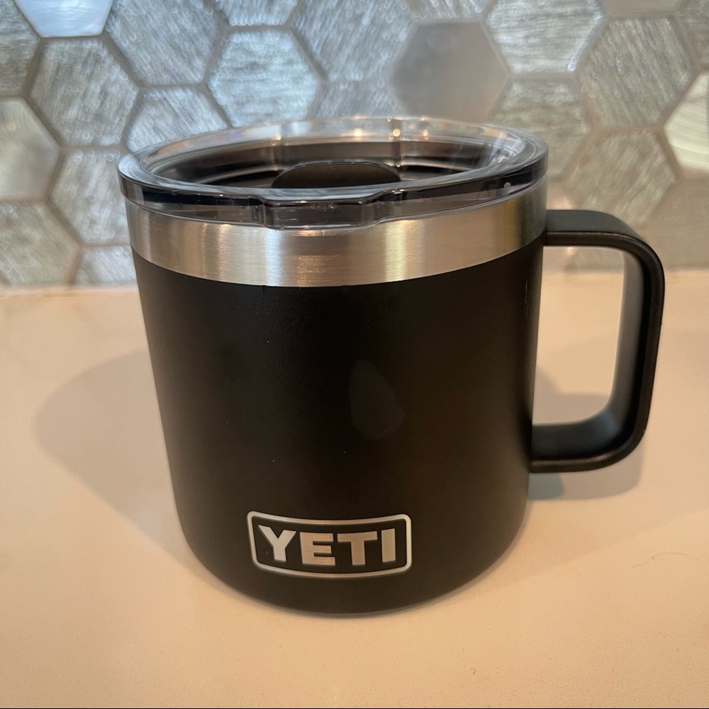 Black Yeti Rambler with Magslide Lid